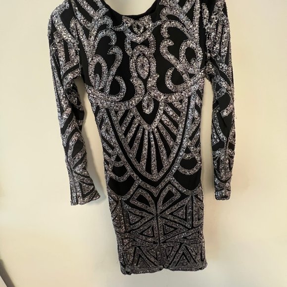 Dry Lake- Universe Sleeve Dress - Picture 6 of 6